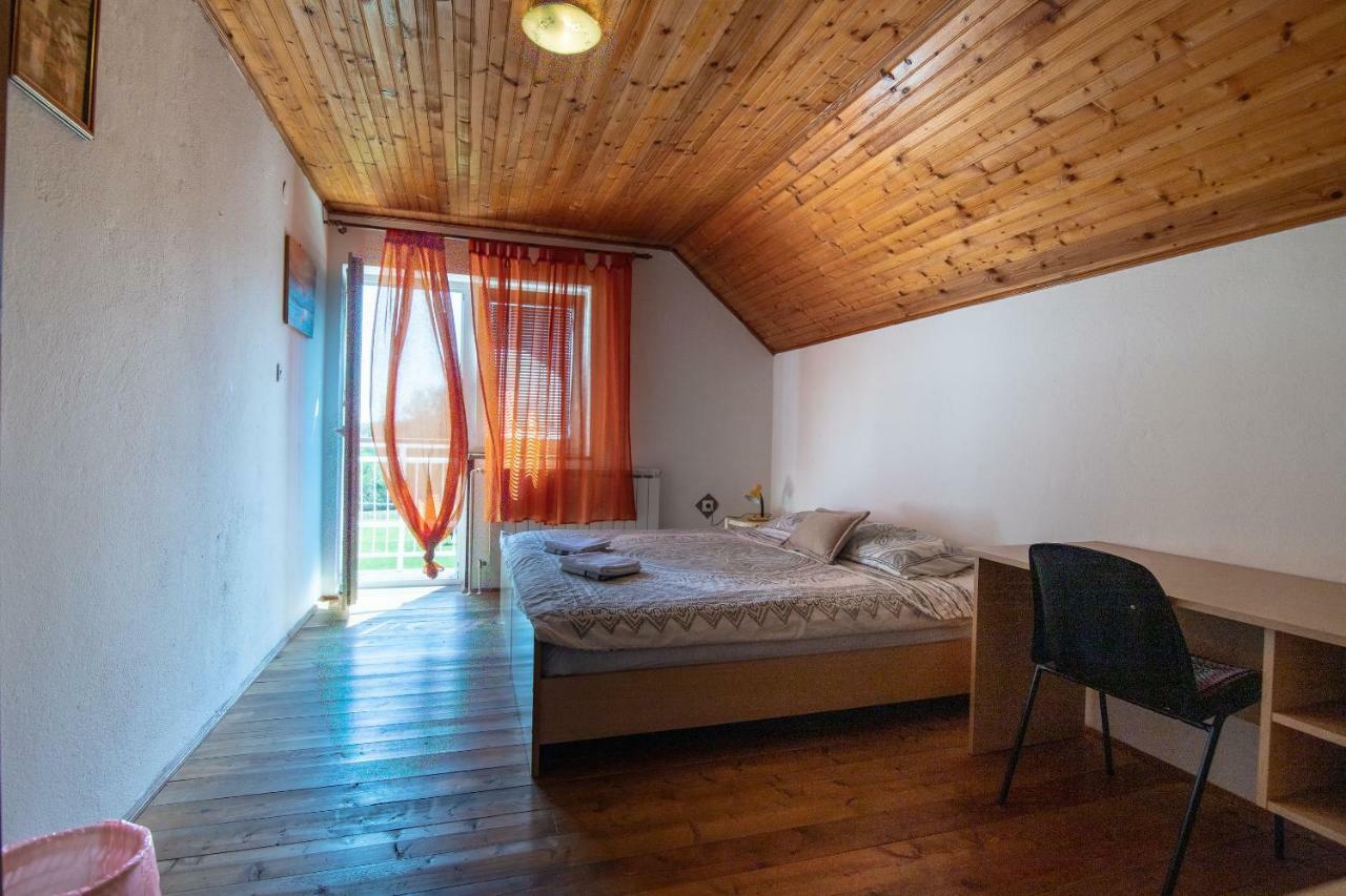 Holiday Home Marijana Smoljanac Buitenkant foto