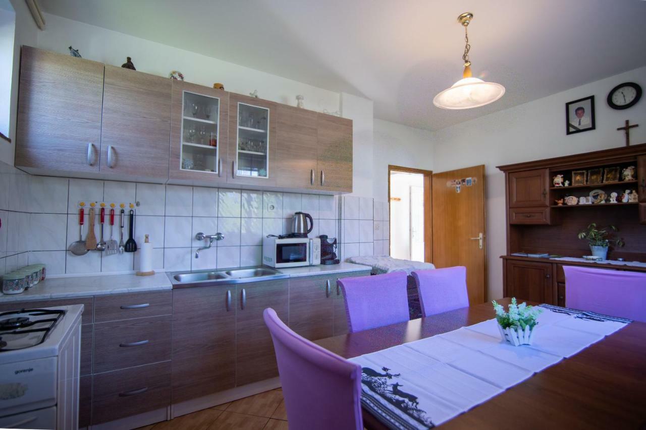 Holiday Home Marijana Smoljanac Buitenkant foto