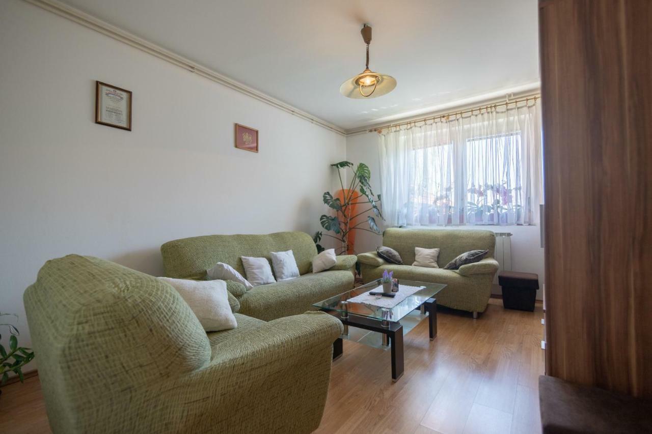 Holiday Home Marijana Smoljanac Buitenkant foto