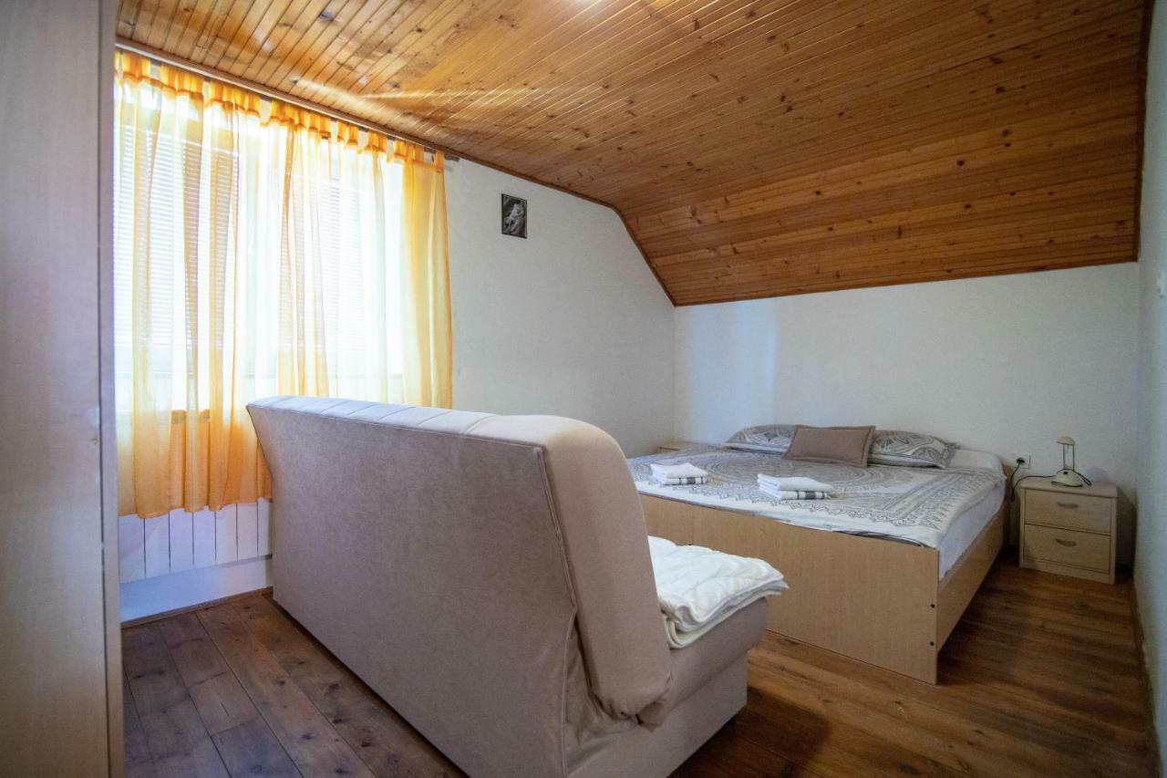 Holiday Home Marijana Smoljanac Buitenkant foto