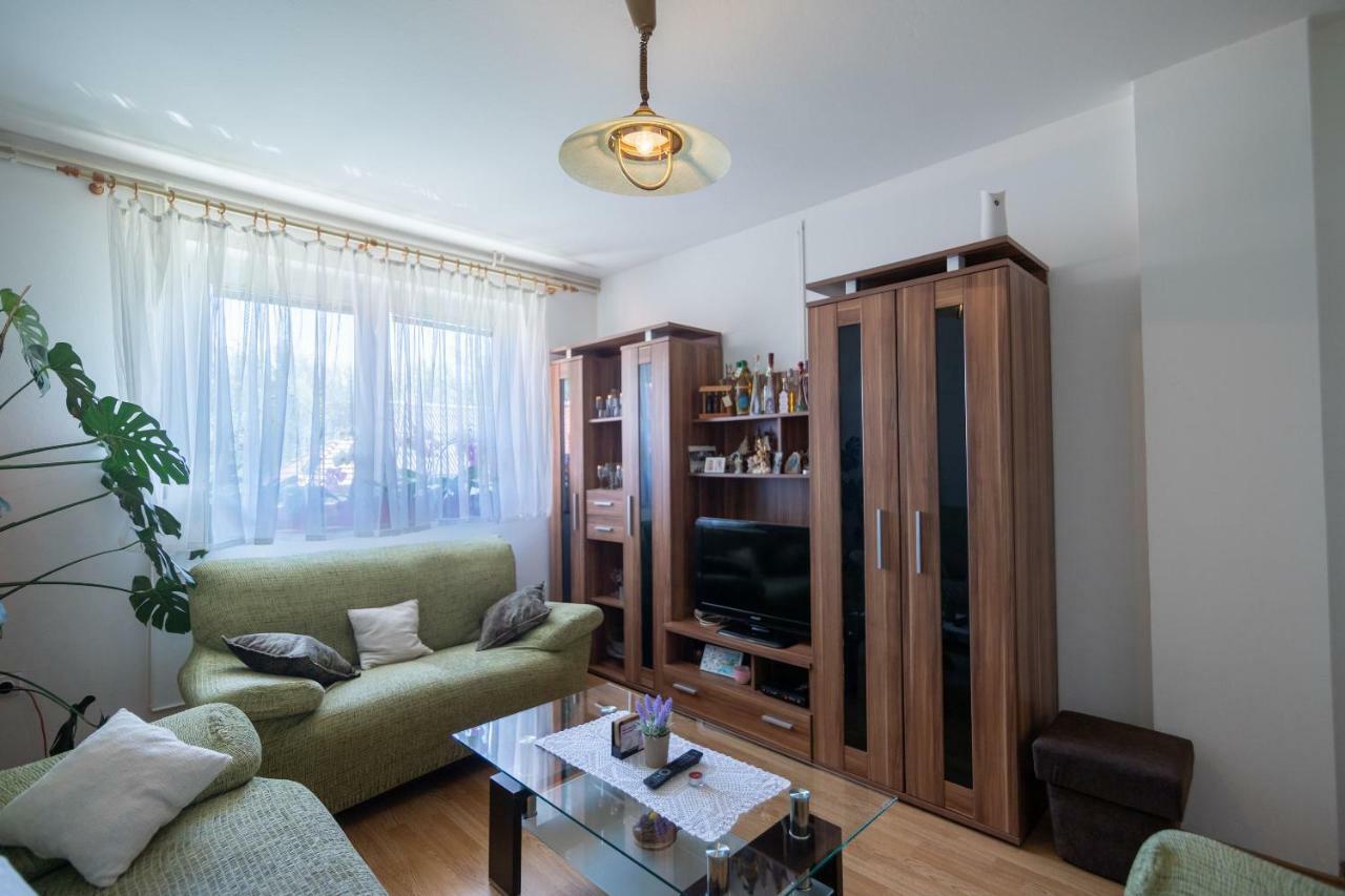 Holiday Home Marijana Smoljanac Buitenkant foto